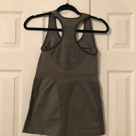 Lululemon integrated Bra - Racerback - Picture 2 of 2